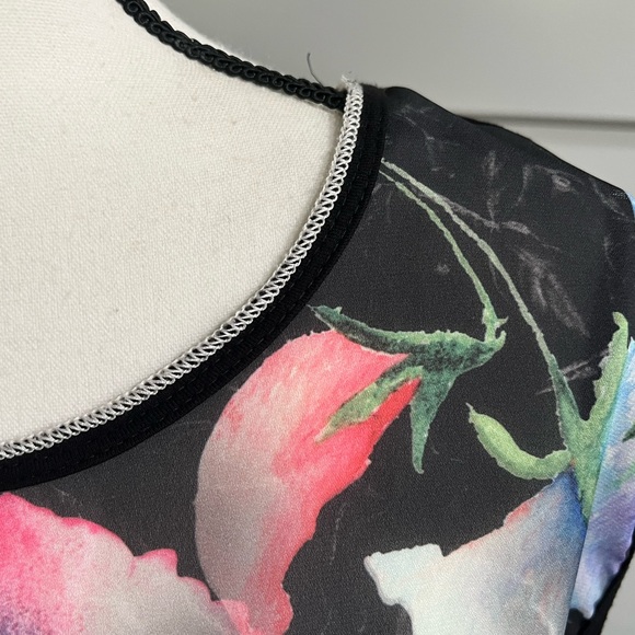 Vibrant Mixed Media Multicolor Floral Blouse - Picture 5 of 6